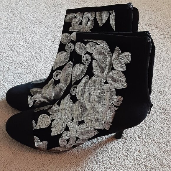 Joan Boyce Silver Sequin Booties - Picture 1 of 4